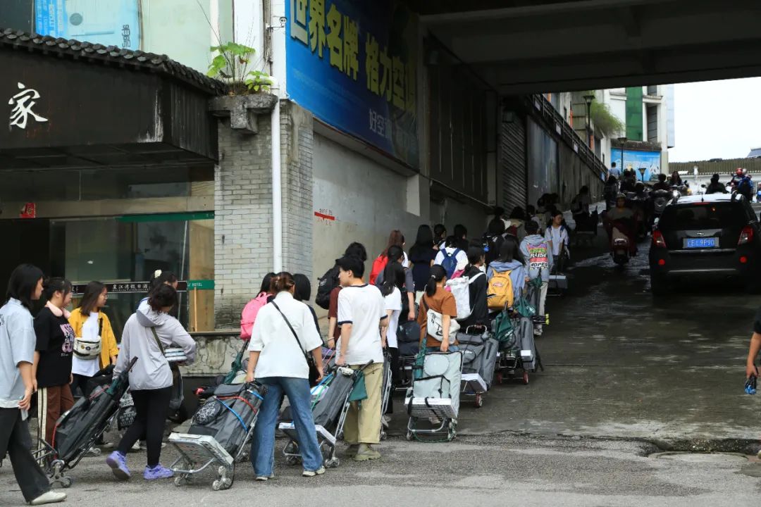 武汉k8凯发(中国)天生赢家·一触即发赴婺源写生纪实