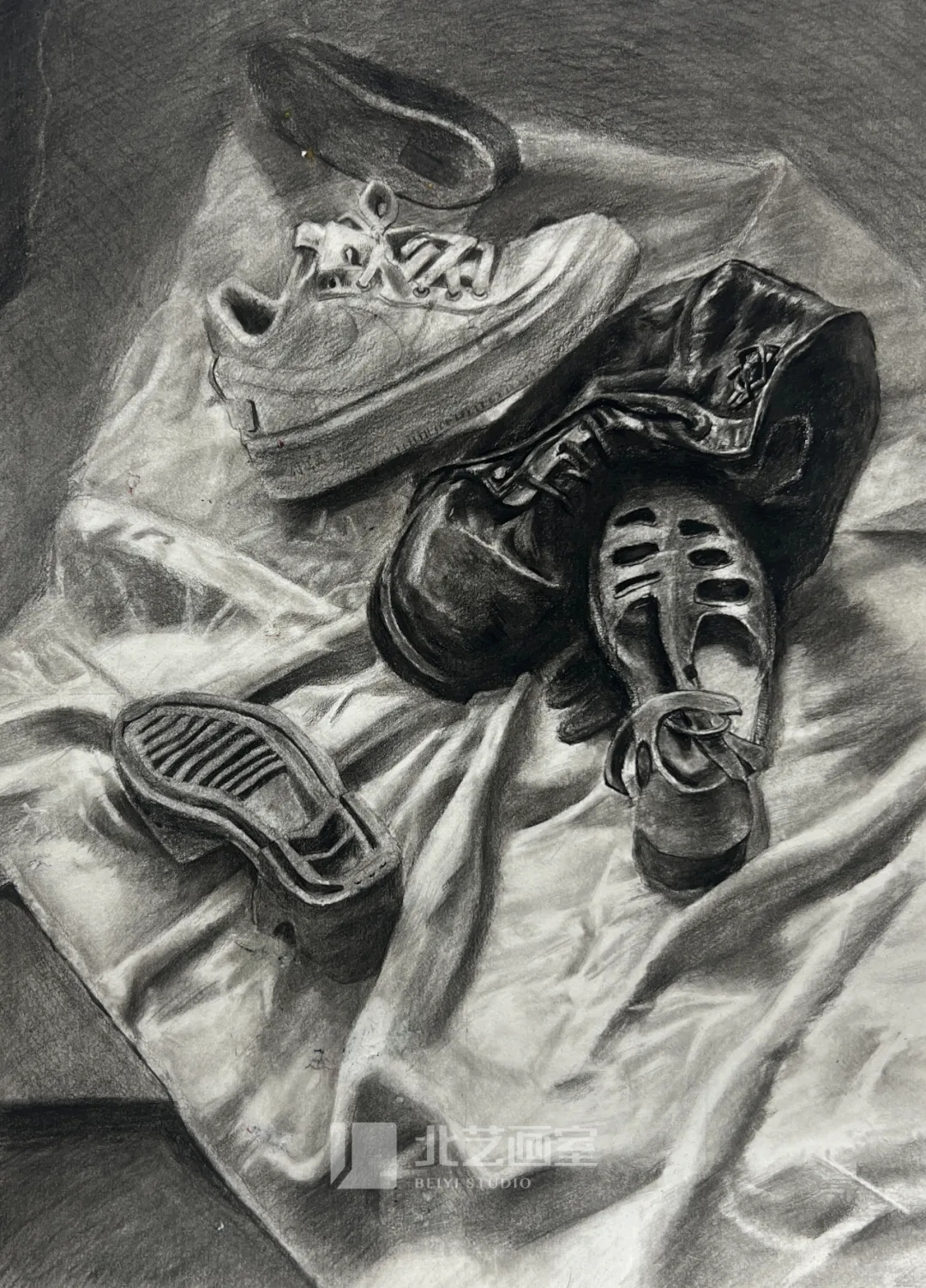 k8凯发(中国)天生赢家·一触即发2025届学员素描静物写生作品