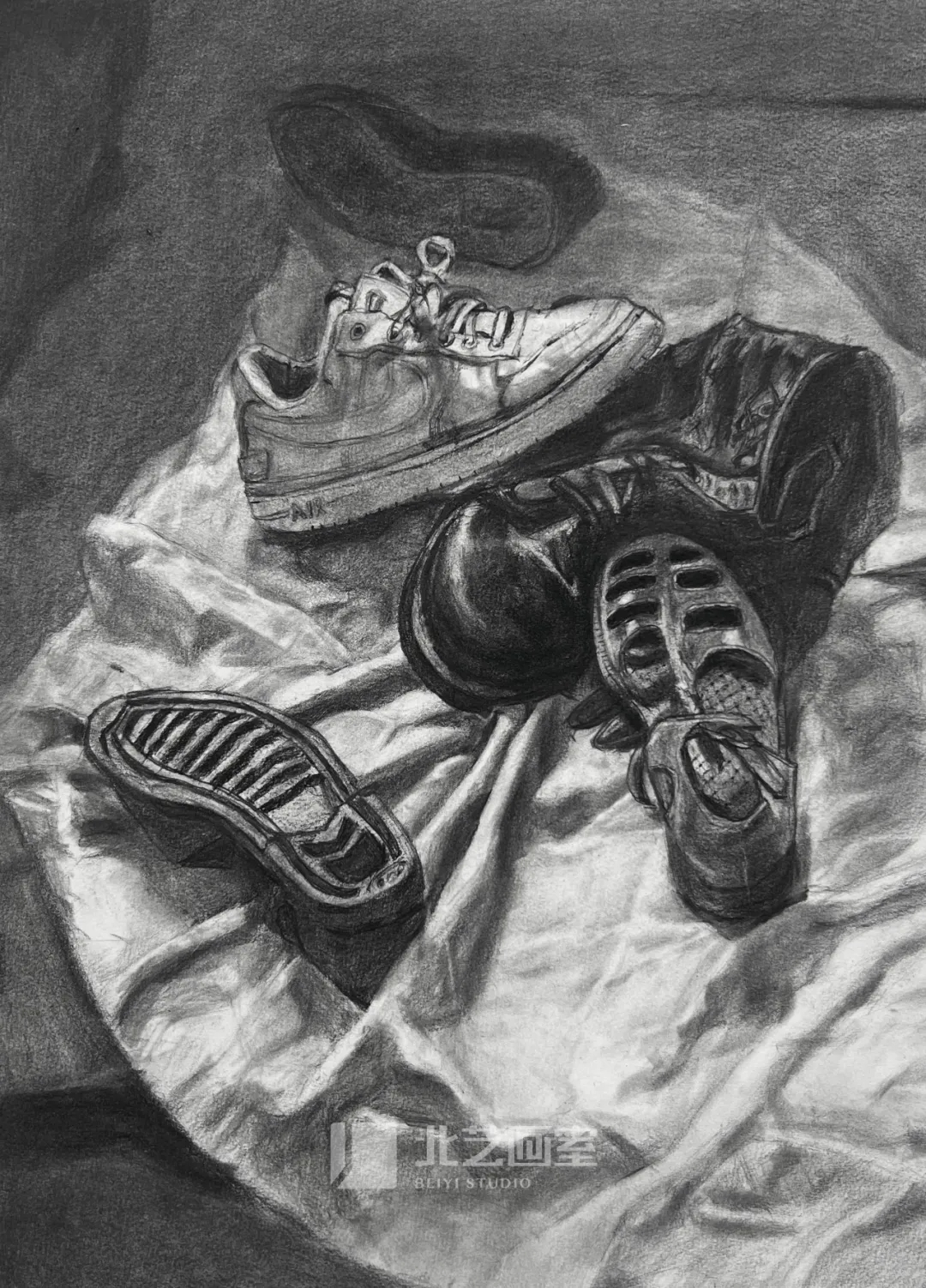 k8凯发(中国)天生赢家·一触即发2025届学员素描静物写生作品