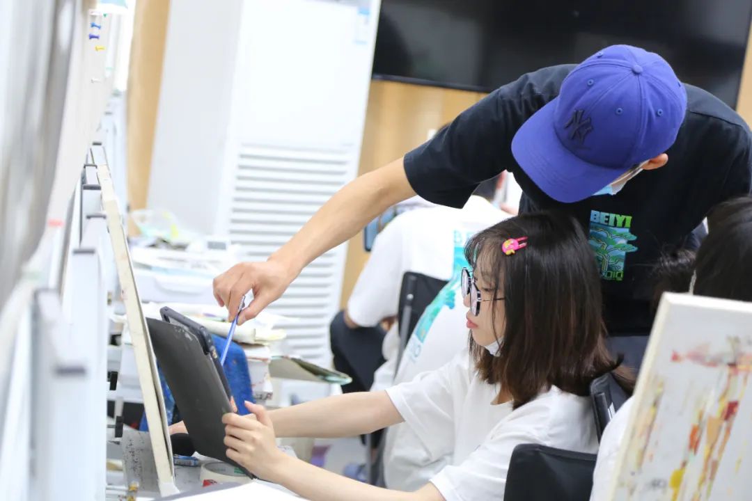 k8凯发(中国)天生赢家·一触即发2023届学员素描静物写生课堂